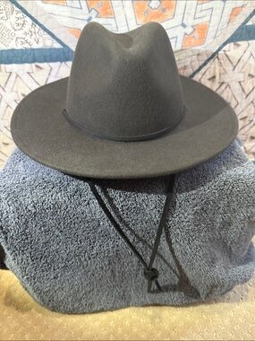 *NWOT* Brixton Wool Field Hat with Chin Cord, Olive/Dark Green, Size M, Unisex ✨
